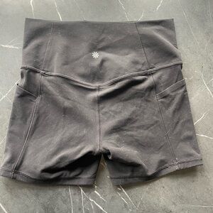 Women's Black Athleta Salutation Stash Pocket Shorts